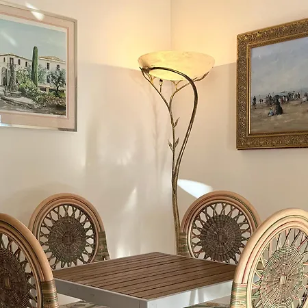 Somptueux Deux Pieces, Entre & Piscine !