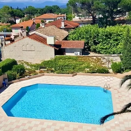 Holiday home Somptueux Deux Pieces, Entre & Piscine ! *